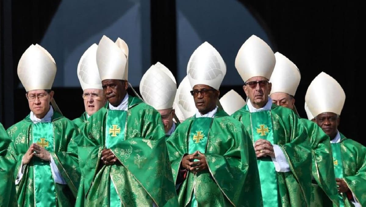 Investigación identifica a más de 3 mil sacerdotes pederastas desde 1950 en Francia 3 Sacerdotes 1
