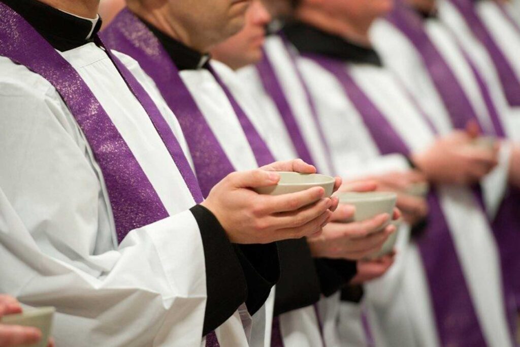 Investigación identifica a más de 3 mil sacerdotes pederastas desde 1950 en Francia 4 sacerdotes pederastas