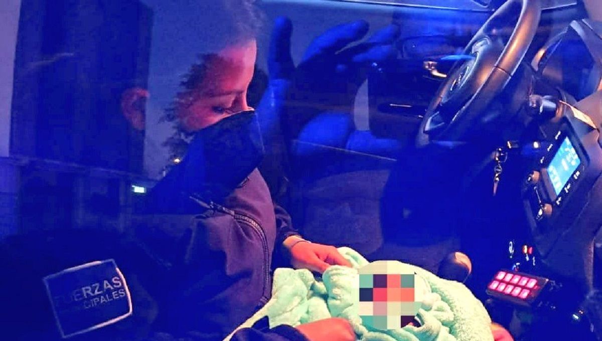Policías rescatan a bebé abandonado en la batea de una camioneta en la Central de Abasto en Puebla 3 bebe
