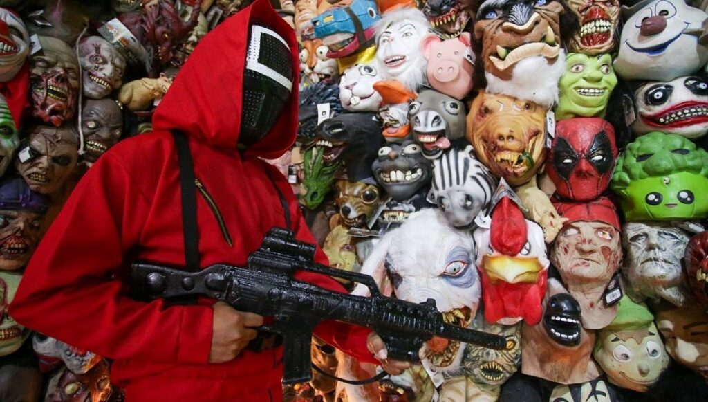 FOTO: Conoce el disfraz de "El juego del calamar" que venden en Puebla 12 disfraz juego del calamar.jpg 2 min