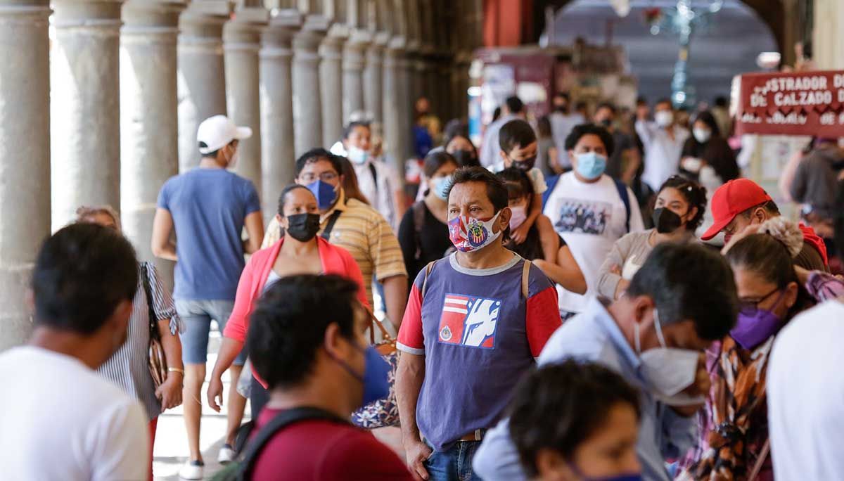 México reporta 4 mil 653 casos de covid este viernes 2 gente zocalo