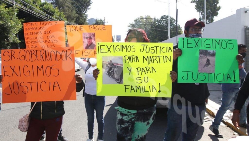 Familiares de víctimas de explosión en la FGR de Puebla se manifiestan; exigen justicia 4 explosión en la FGR