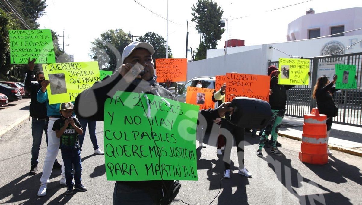 Familiares de víctimas de explosión en la FGR de Puebla se manifiestan; exigen justicia 3 justicia1