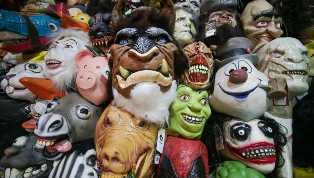 FOTO: Conoce el disfraz de "El juego del calamar" que venden en Puebla 16 mascaras la oveja negra 2 min