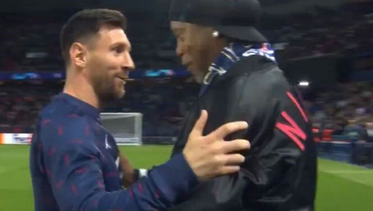 VIDEO: El emotivo abrazo de Messi y Ronaldinho durante su reencuentro 3 messi ronaldinho