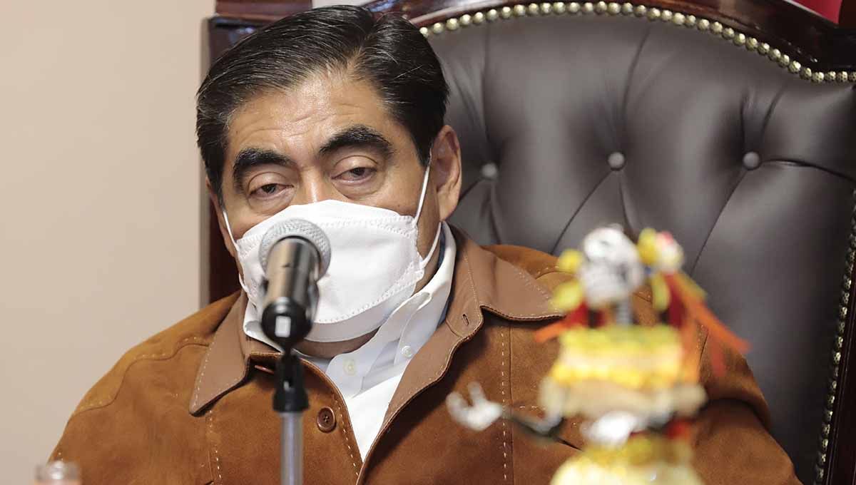 TRABAJO CONJUNTO CON LOS 217 AYUNTAMIENTOS DE PUEBLA, REITERA BARBOSA HUERTA 2 miguel barbosa huerta