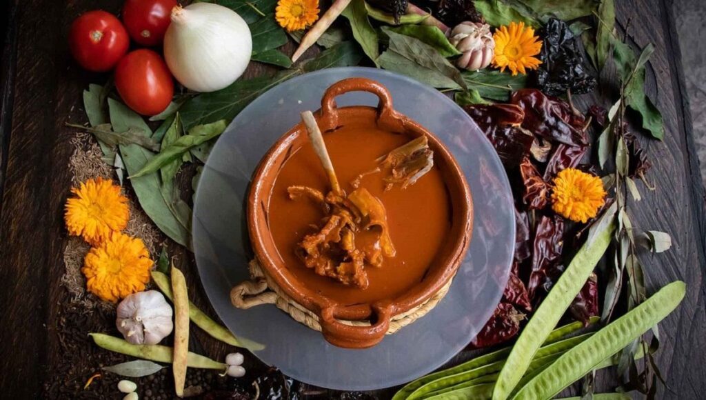 El 20 de octubre inicio la temporada del mole de caderas en Puebla