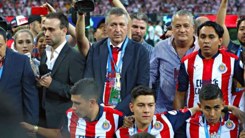 Jorge Vergara celebrando con Chivas