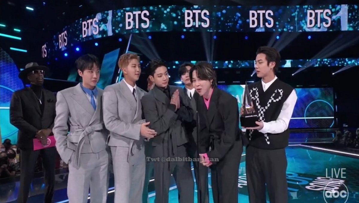 "Butter" de BTS gana Canción Pop Favorita en los AMAs 2021 2 BTS