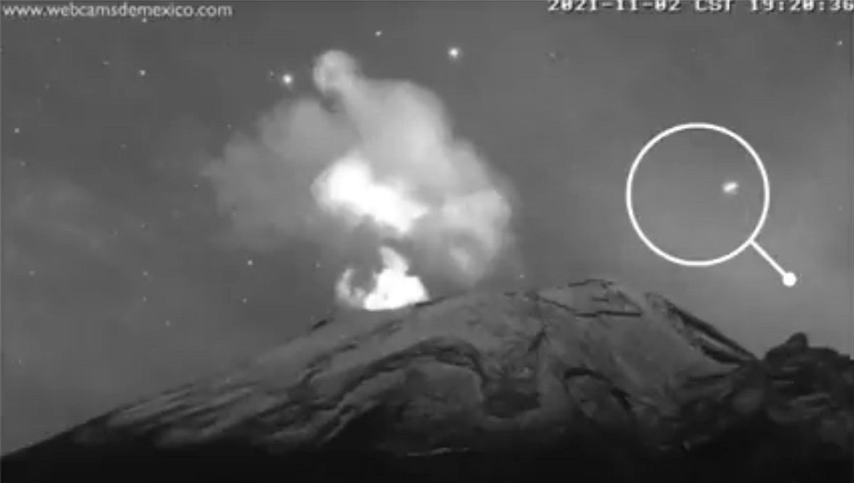 VIDEO: Captan un OVNI entrando al cráter del volcán Popocatépetl 2 OVNI dongoyo