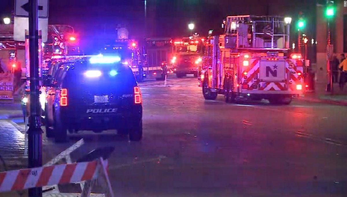 VIDEOS: Atropello masivo en desfile navideño en Wisconsin deja al menos cinco fallecidos y 40 heridos 2 atropello masivi