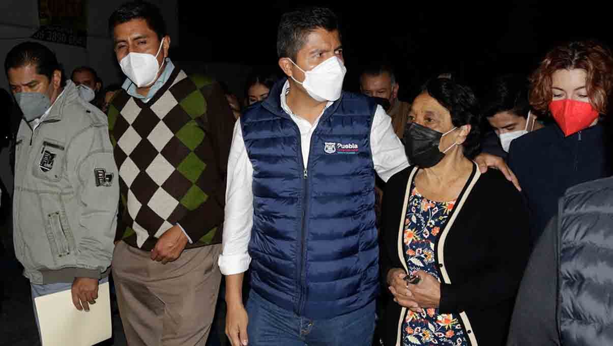 Eduardo Rivera quitará 31 semáforos que Claudia Rivera puso en San Manuel 2 caminatas eduardo rivera