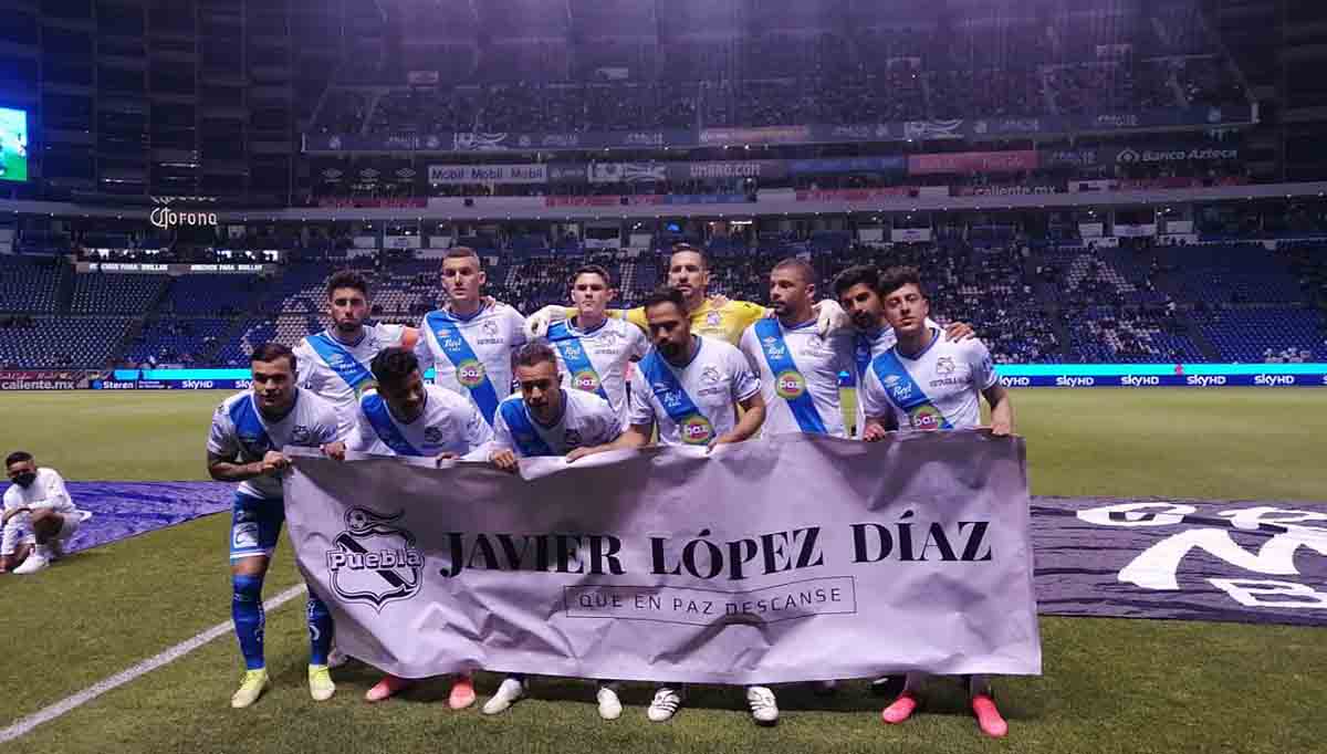 Club Puebla rinde homenaje a Javier López Díaz previo al partido contra León 2 club puebla lopez diaz