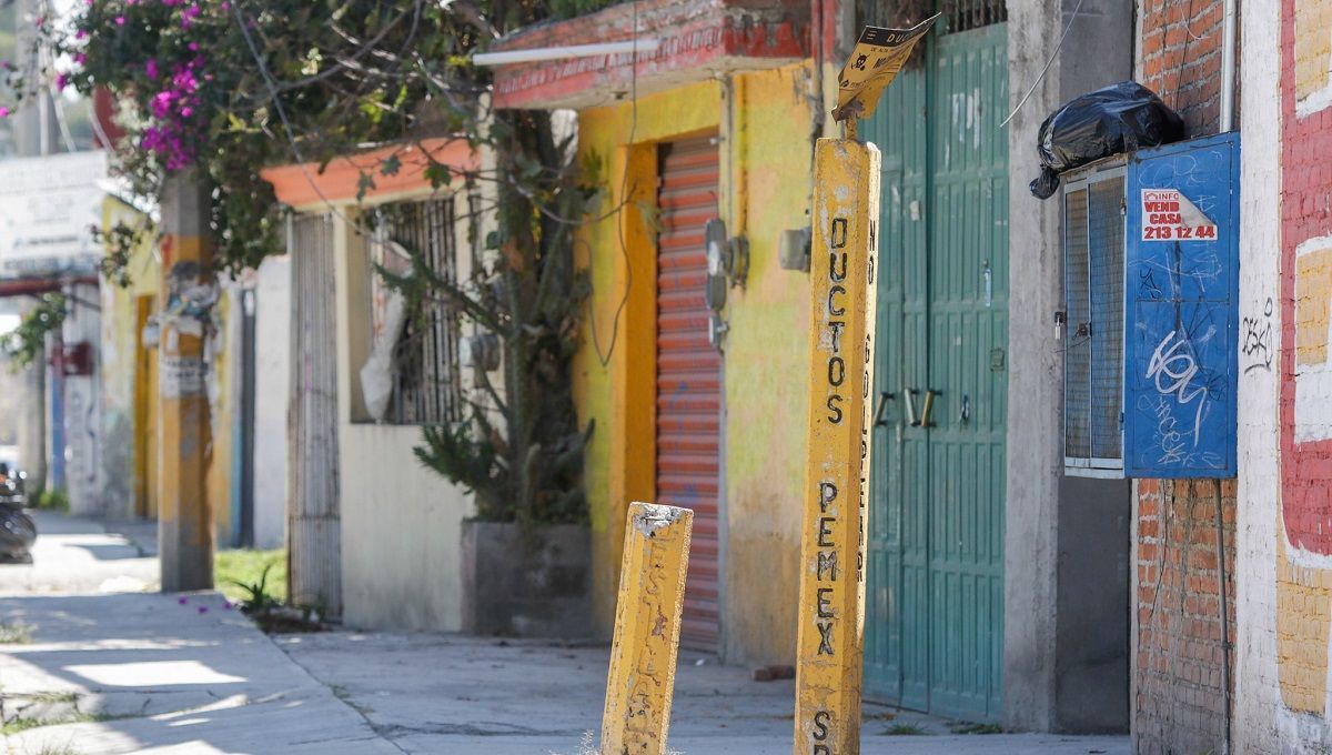 Notifican riesgo en 70 viviendas de Xochimehuacan construidas sobre ductos de Pemex 3 ductos