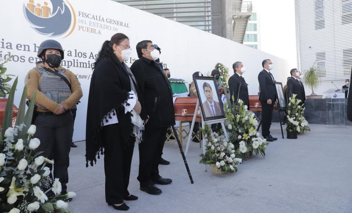Rinden homenaje a los tres ministeriales ejecutados por policías de Tecamachalco 2 fiscalia general del estado