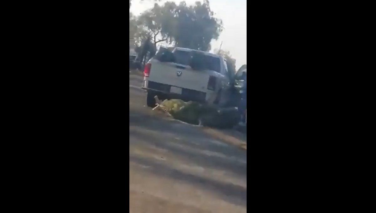 VIDEO: Tres delincuentes roban camioneta con todo y arbolitos de Navidad en Naucalpan 2 robo Naucalpan