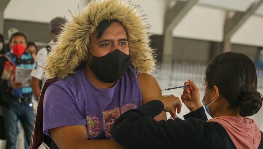 vacunarse no sera obligatorio en Puebla 1