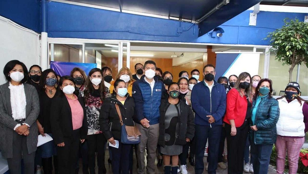 Eduardo Rivera y Fundación Slim suman esfuerzos para capacitar a mujeres del municipio de Puebla 2 Imagen de iOS 26