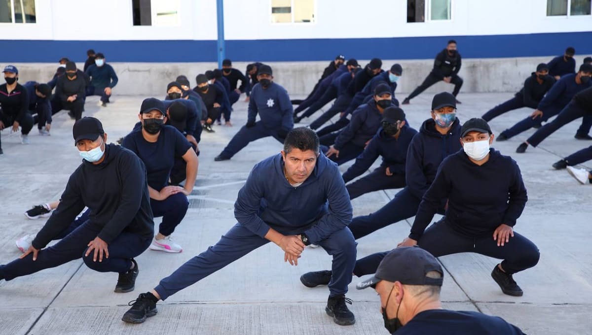 Eduardo Rivera Pérez supervisa formación física de cadetes de la Policía Municipal 1 Lalo rivera cadetes1 1