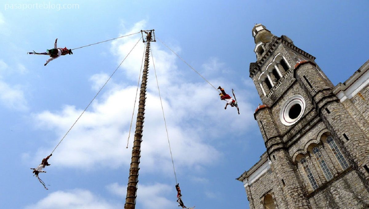 Volador de Cuetzalan pierde la vida al caer 20 metros 2 Los Voladores de Cuetzalan