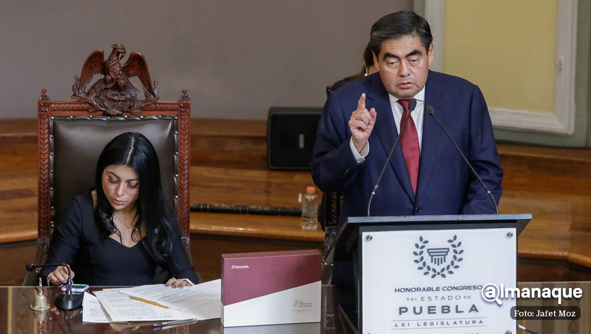#3erInformeBarbosa: Ningún poblano se ha quedado sin atención médica contra COVID, asegura gobernador 2 Miguel Barbosa tercer informe congreso puebla 5