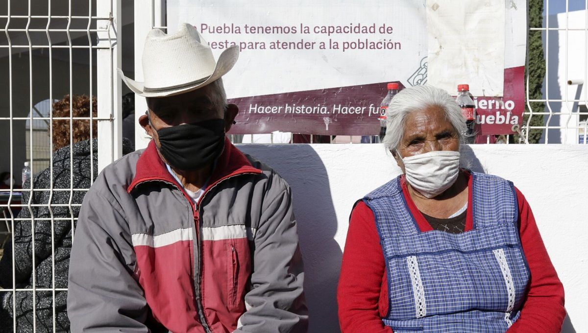Aplicarán AstraZeneca como tercera dosis a mayores de 60 años en Puebla 2 R5A1300