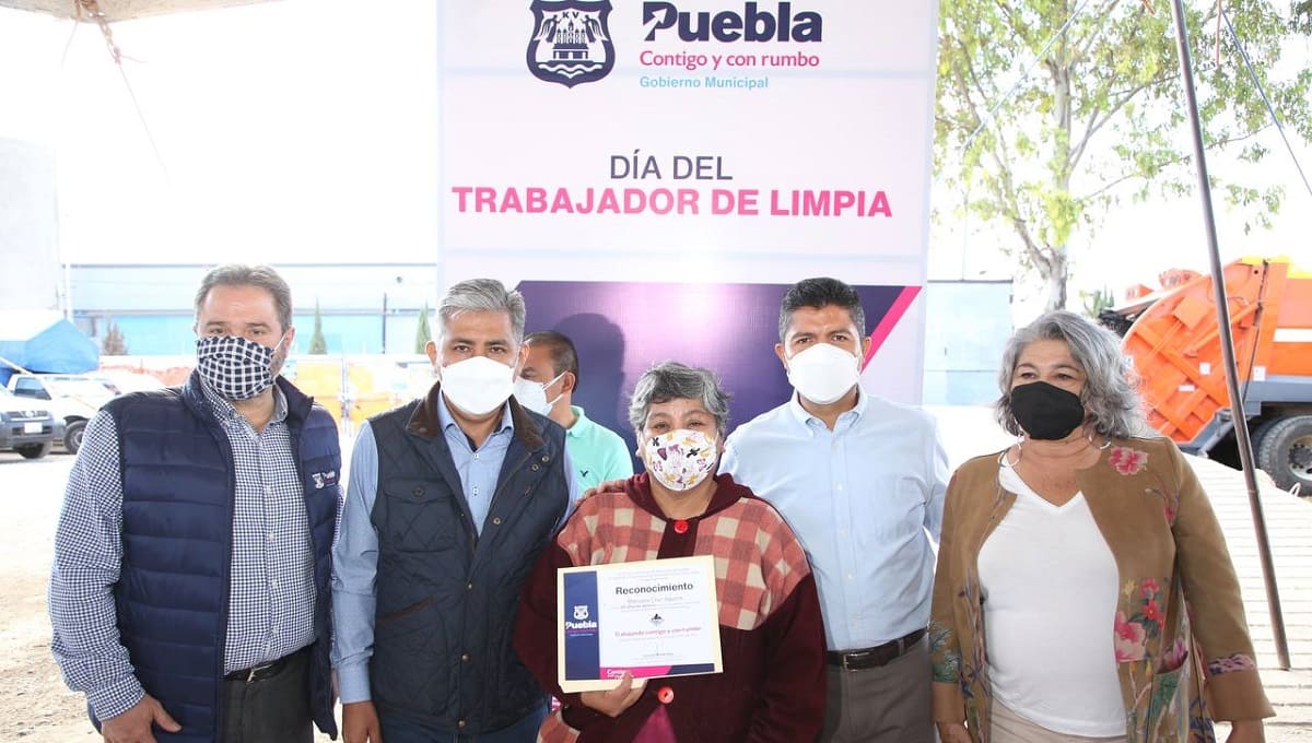 Reconoce Rivera Pérez labor de trabajadores de limpia 1 eduardo rivera reconoce trabajadores de limpia 1