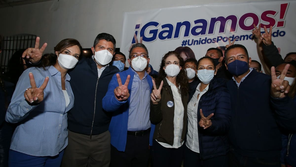 lalo rivera felicita a augusta diaz y marcos castro 1