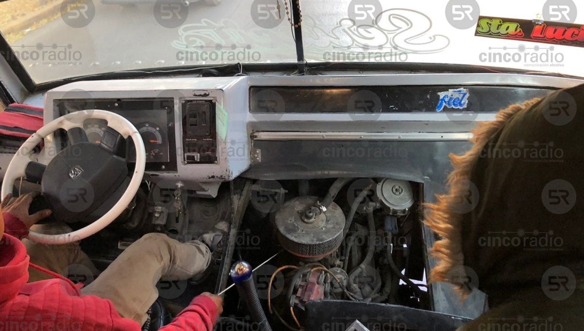 Usuarios de la ruta Santa Lucía denuncian qué una unidad de transporte circula con un cable para acelerar 3 ruta Santa Lucia 2