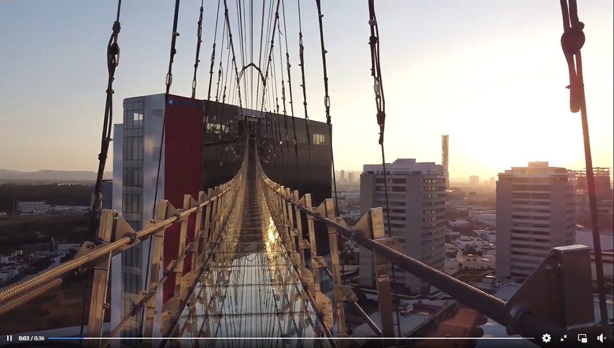 VIDEO: Solicitan voluntarios para cruzar el puente de cristal en Puebla 2 yosstop salon de belleza 1 0 1