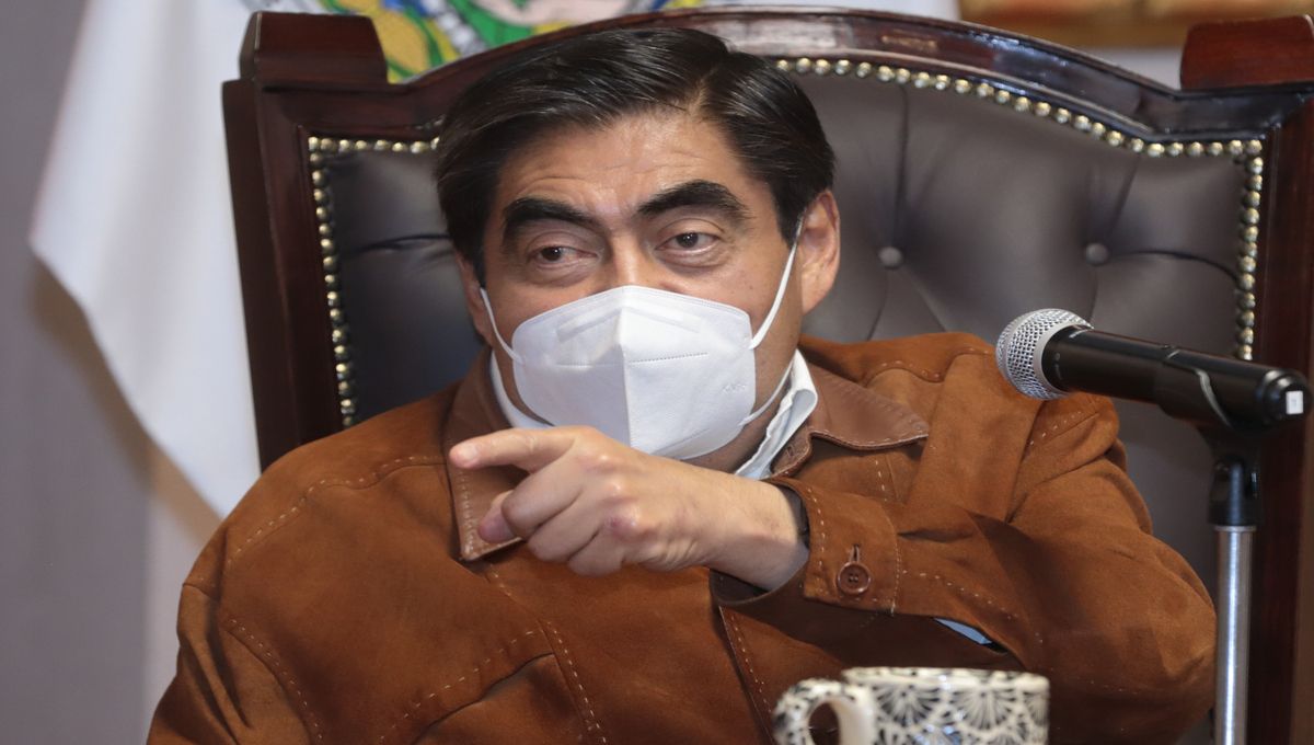 Empresas no pueden obligar a sus trabajadores a aplicarse pruebas COVID: Barbosa 2 Puebla BMH