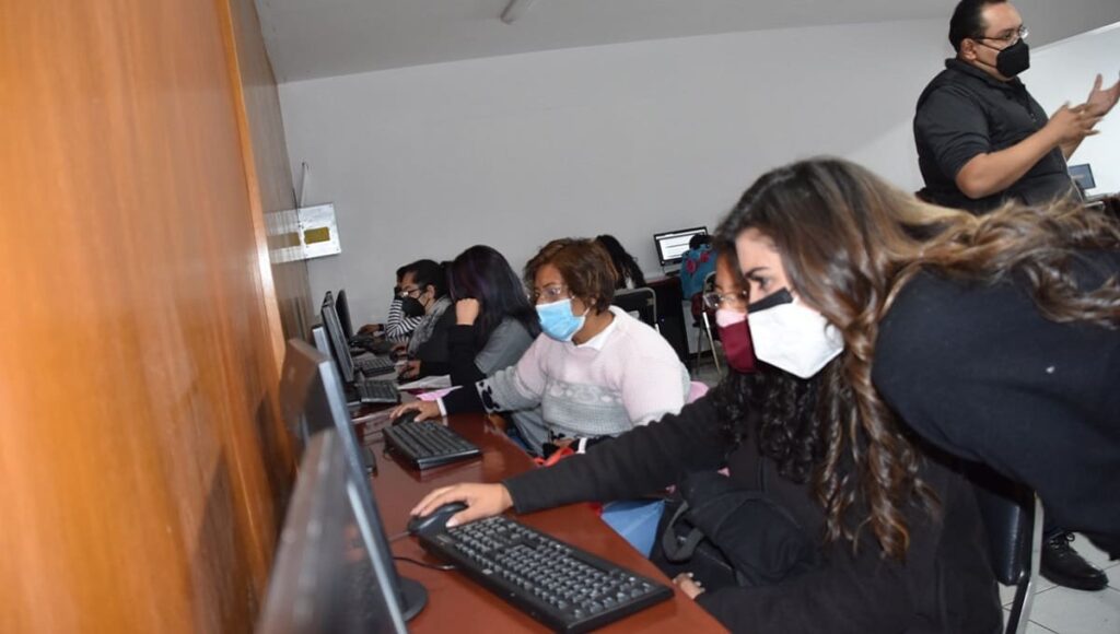 ayuntamiento capacita mujeres 1