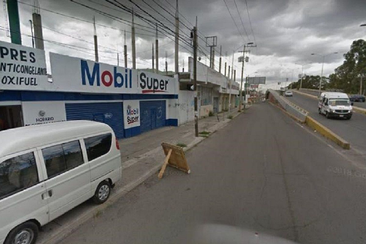Muere conductor de vocho al estrellarse contra una barda en el Bulevar Carlos Camacho Espíritu 2 carlos camacho