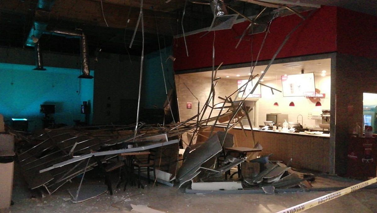 VIDEO: Cae techo de la dulcería de Cinemex en plaza Las Torres; evacuan el cine 2