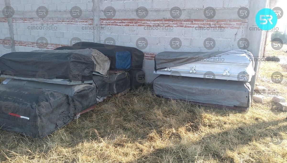 Abandonan 11 ataúdes nuevos en San Salvador El Verde; investigan robo de vehículo 2 feretros