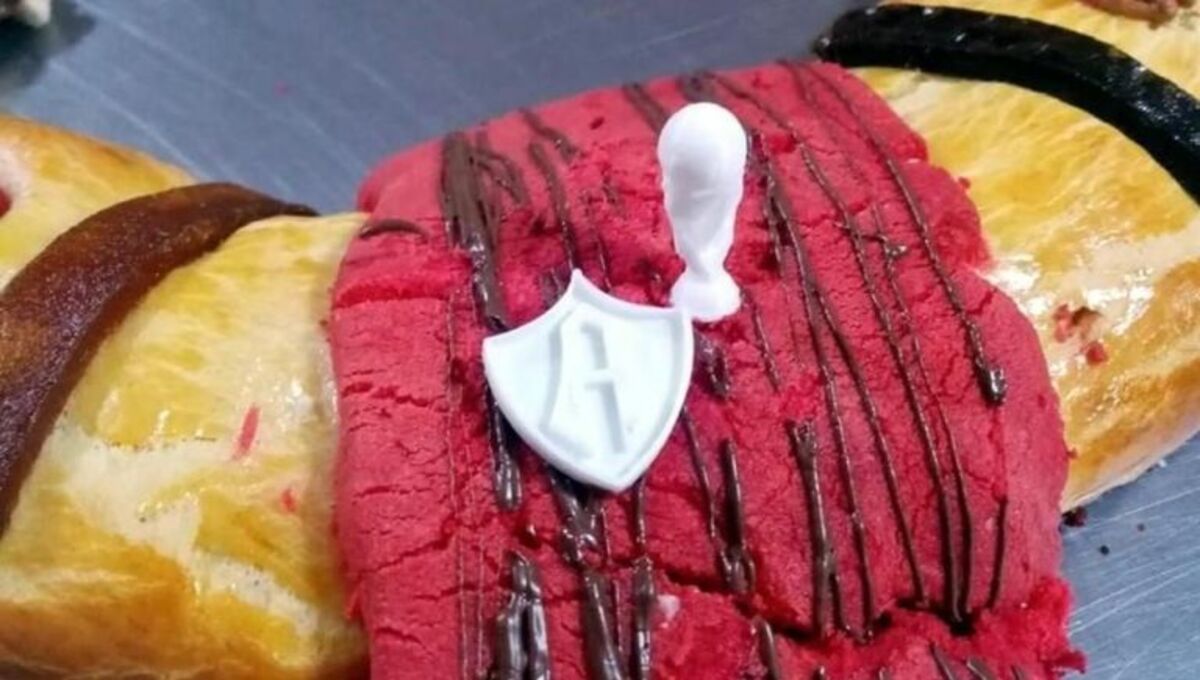 Venden rosca de reyes del Atlas para celebrar campeonato 2 Rosca Atlas