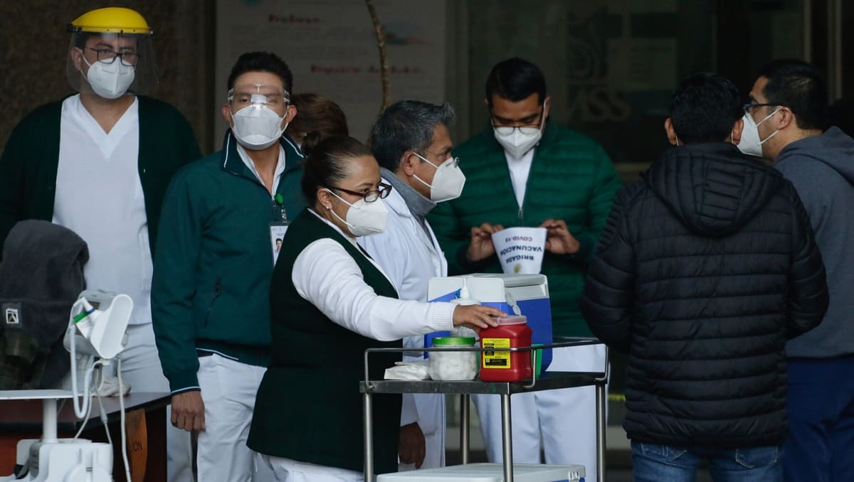 Próxima semana iniciará aplicación de refuerzo vs covid al magisterio poblano 2 vacuna refuerzo covid magisterio 1