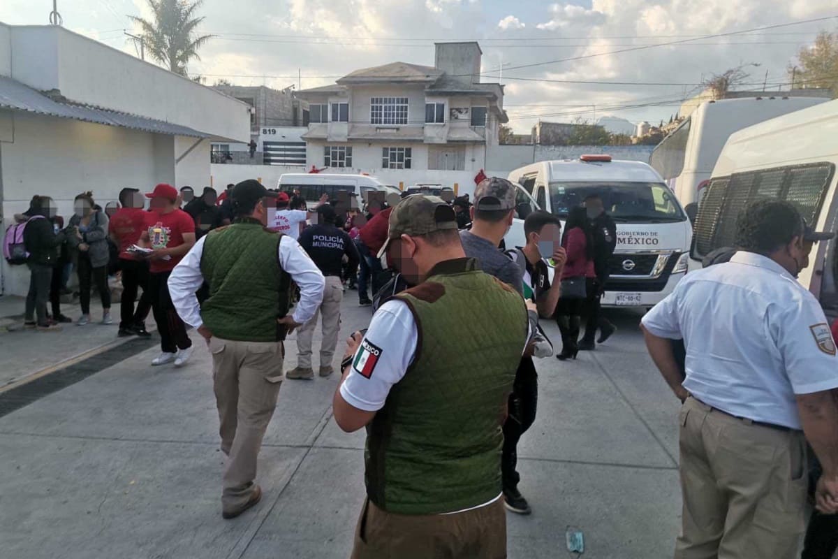 Rescatan a 109 migrantes en Acajete que viajaban en autobús rumbo a CDMX; hay un detenido 3 20220217 175301 1