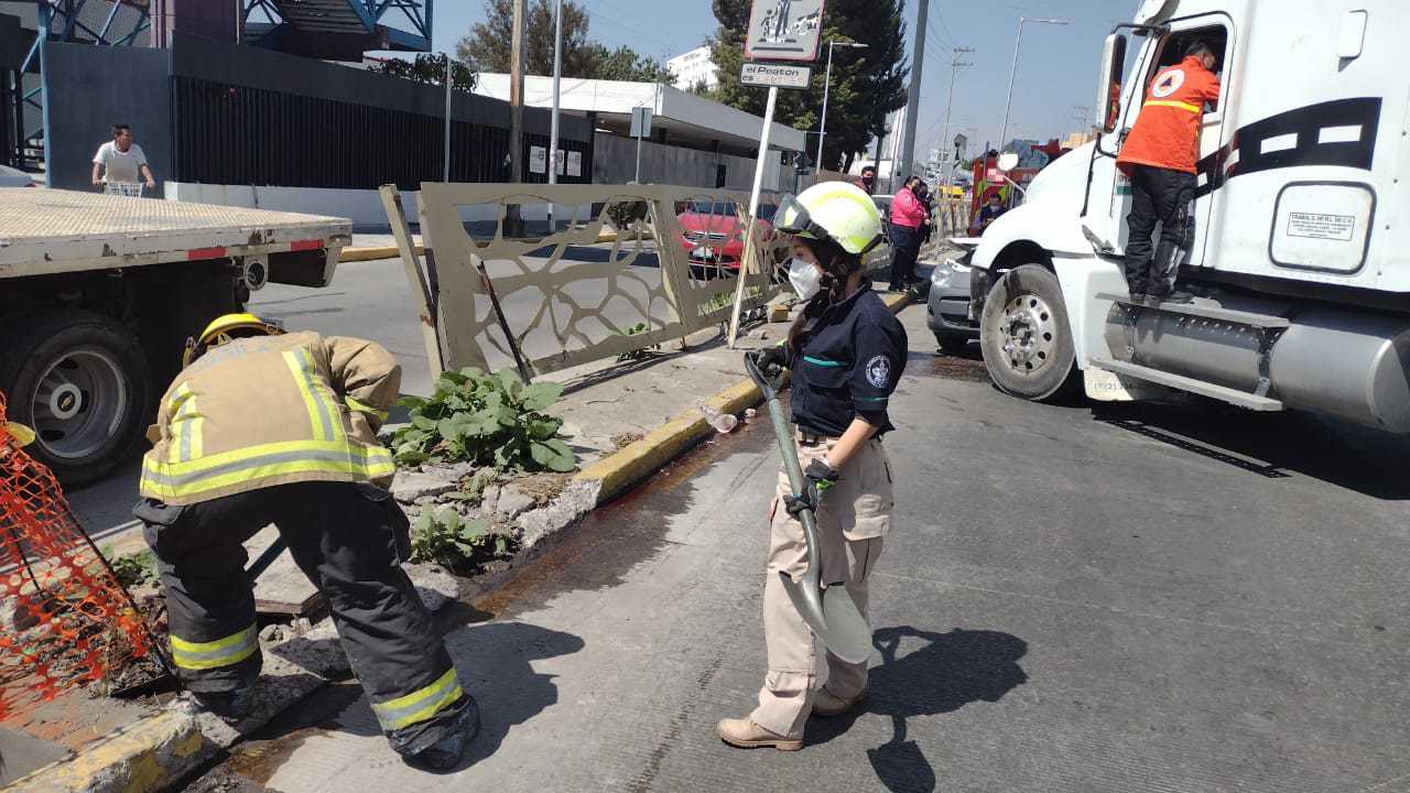 Carambola en la 31 Poniente deja cinco personas lesionadas, uno de gravedad 3 20220218 150738