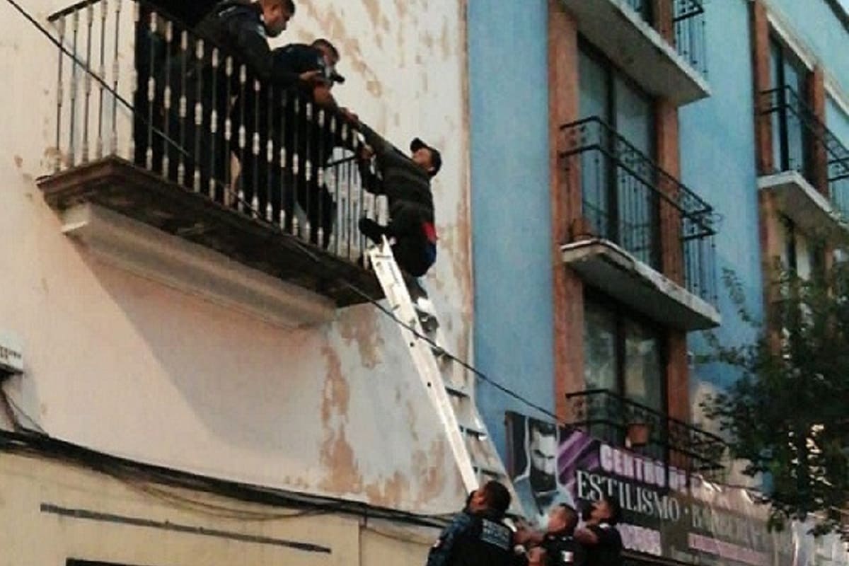 Hombre intenta quitarse la vida aventándose de un balcón en el Centro Histórico 3 WhatsApp Image 2022 02 15 at 8.29.38 PM 2