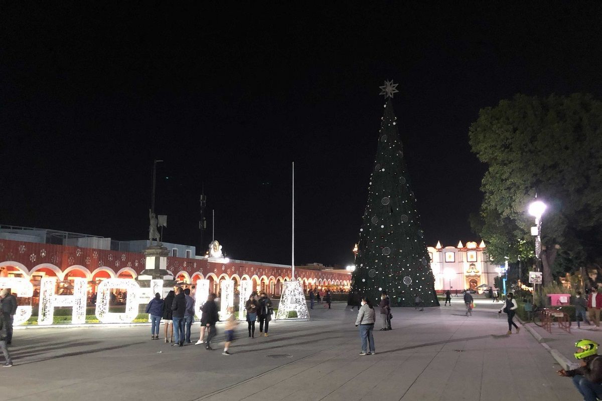 En San Pedro Cholula, ayuntamiento olvida quitar árbol de navidad del zócalo 3 arbol de navidad