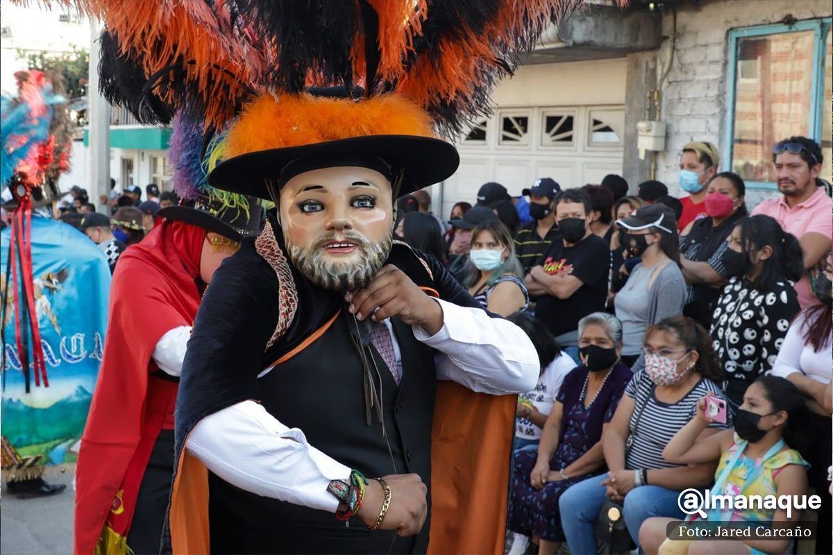 Huehues de Xonaca gastan hasta 20 mil pesos en su traje 3 carnaval de Huejotzingo 3