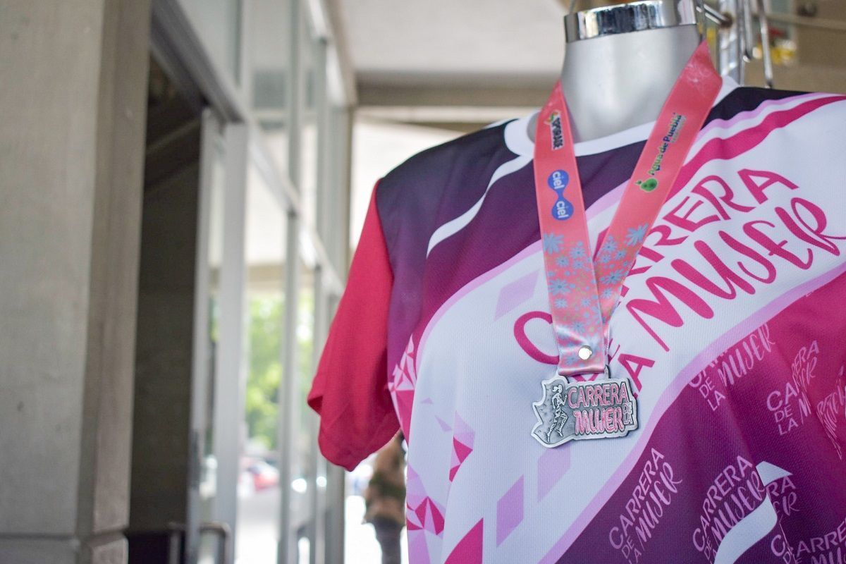 FOTOS: Esta es la playera y medalla para la Carrera de la Mujer en Puebla 5 carrera de la mujer
