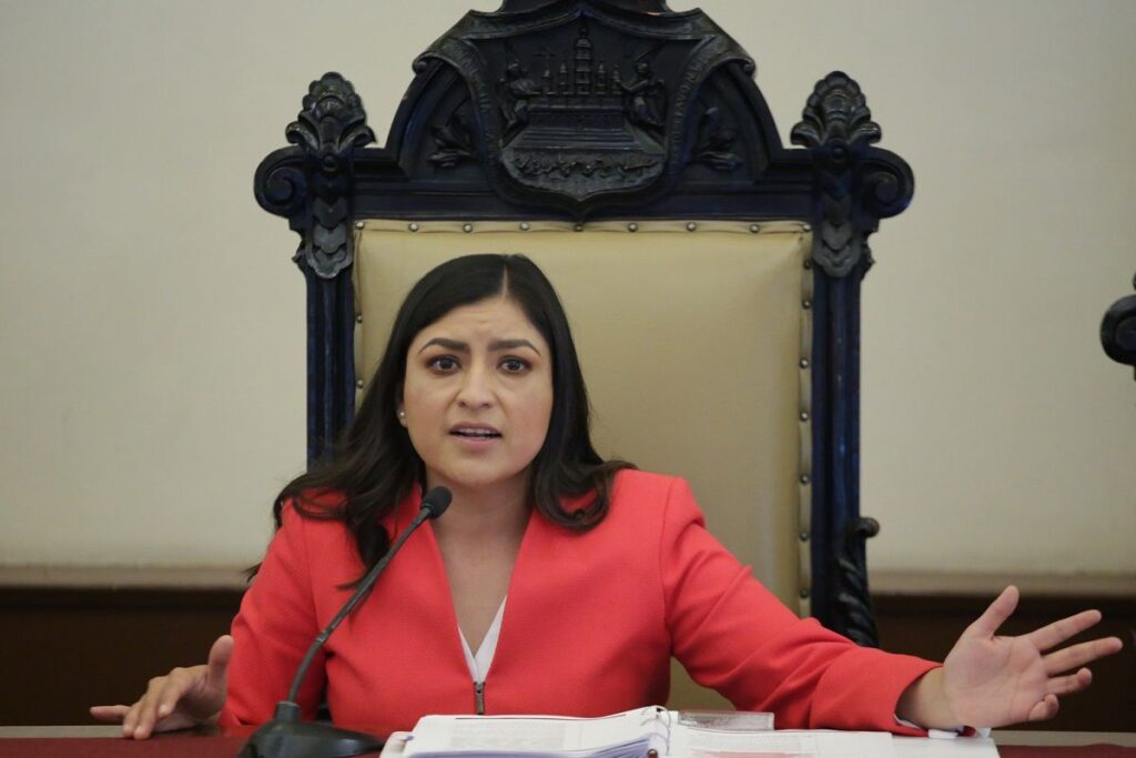 claudia rivera queja