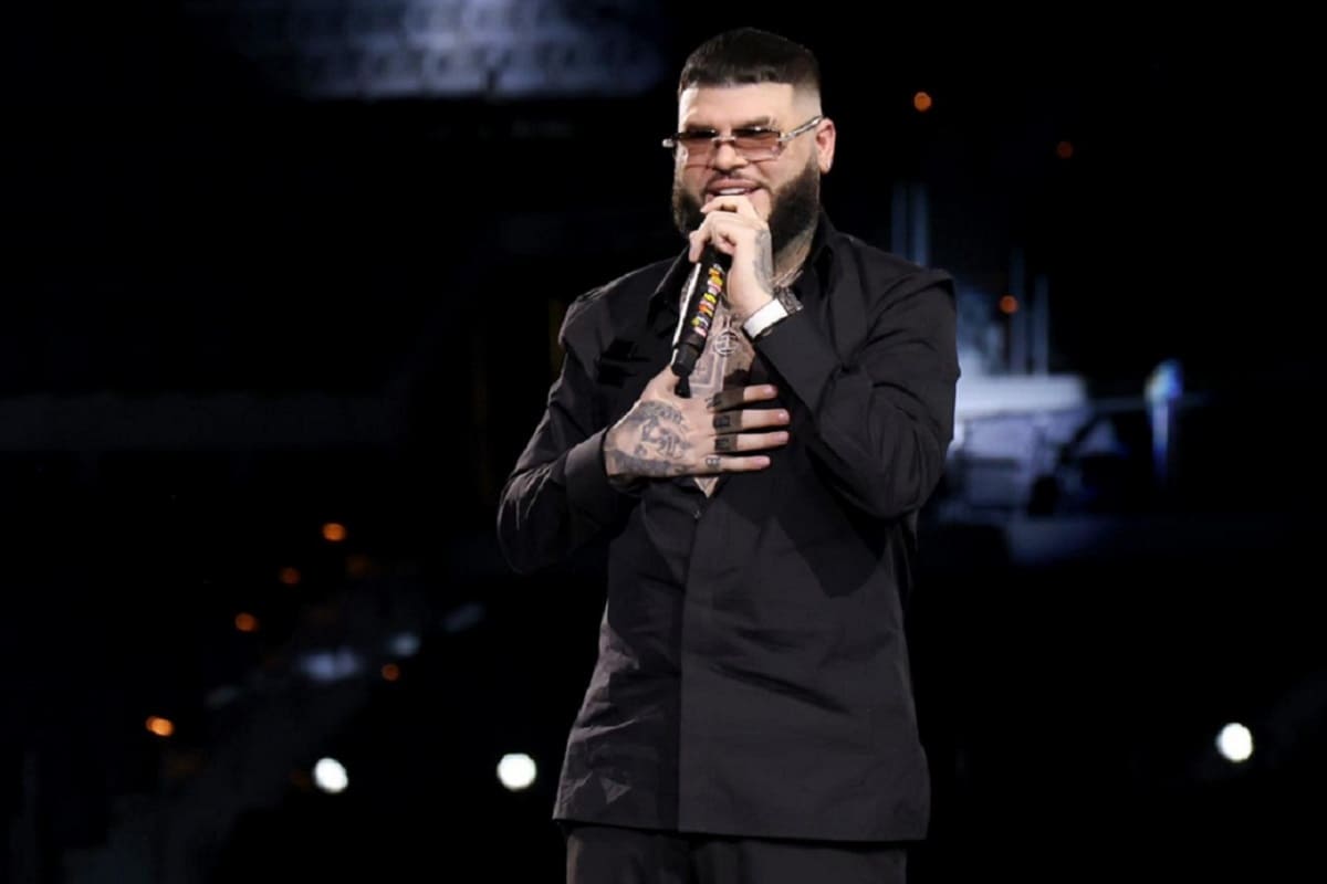 Ya no va "Bebiendo, fumando y jodiendo": Farruko pide perdón por sus canciones y ahora es religioso 2 farruko 1