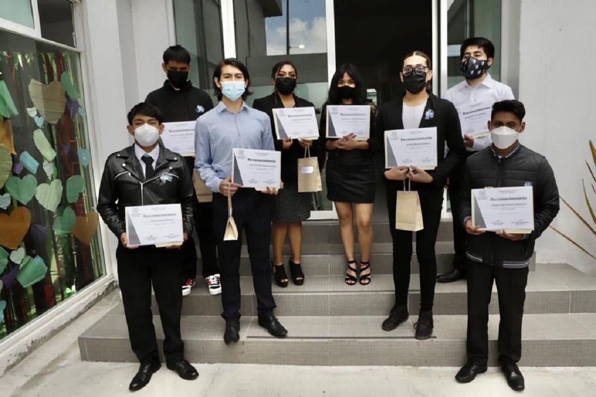 Se gradúan jóvenes del Departamento de Asistencia y Protección a Menores Infractores del SMDIF 1 graduacion jovenes smid 1