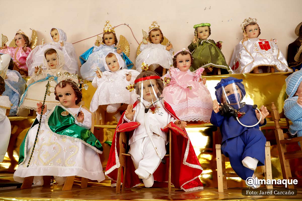 Negocio en Puebla viste a niño Dios con careta y cubrebocas por la pandemia 5 ninos dios vestidos careta puebla 1