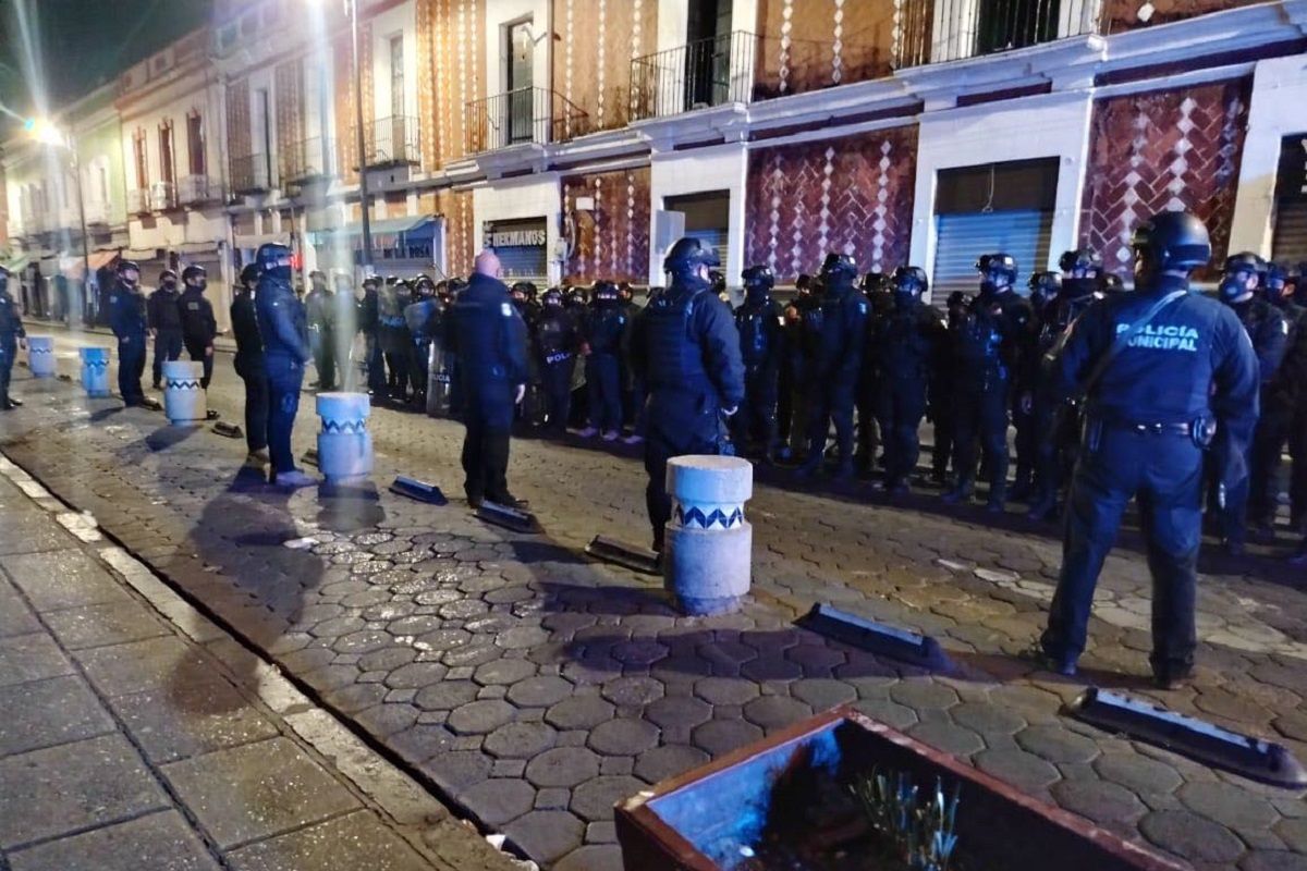 VIDEO: Policía Municipal se instala en el centro de Puebla para evitar colocación de ambulantes 2 policia
