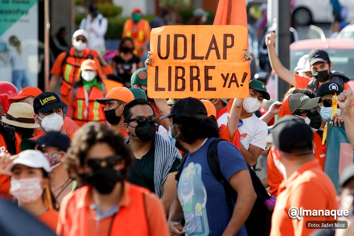 FOTOS: Rectora abandona a comunidad UDLAP que marchó para que liberen el campus 11 udlap libre marcha puebla 9