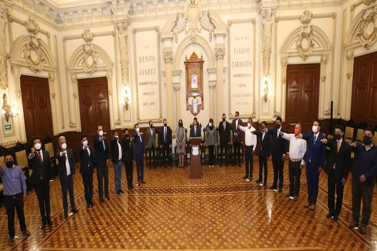 Cabildo de Puebla toma protesta a 15 presidentes de juntas auxiliares para el periodo 2022-2025 1 validez juntas auxiliares puebla 1 1